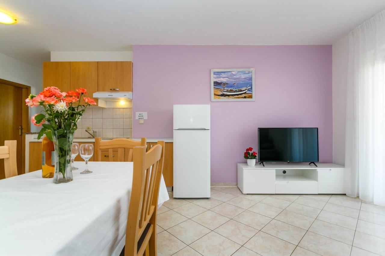 Apartmani Luka Kornić Esterno foto