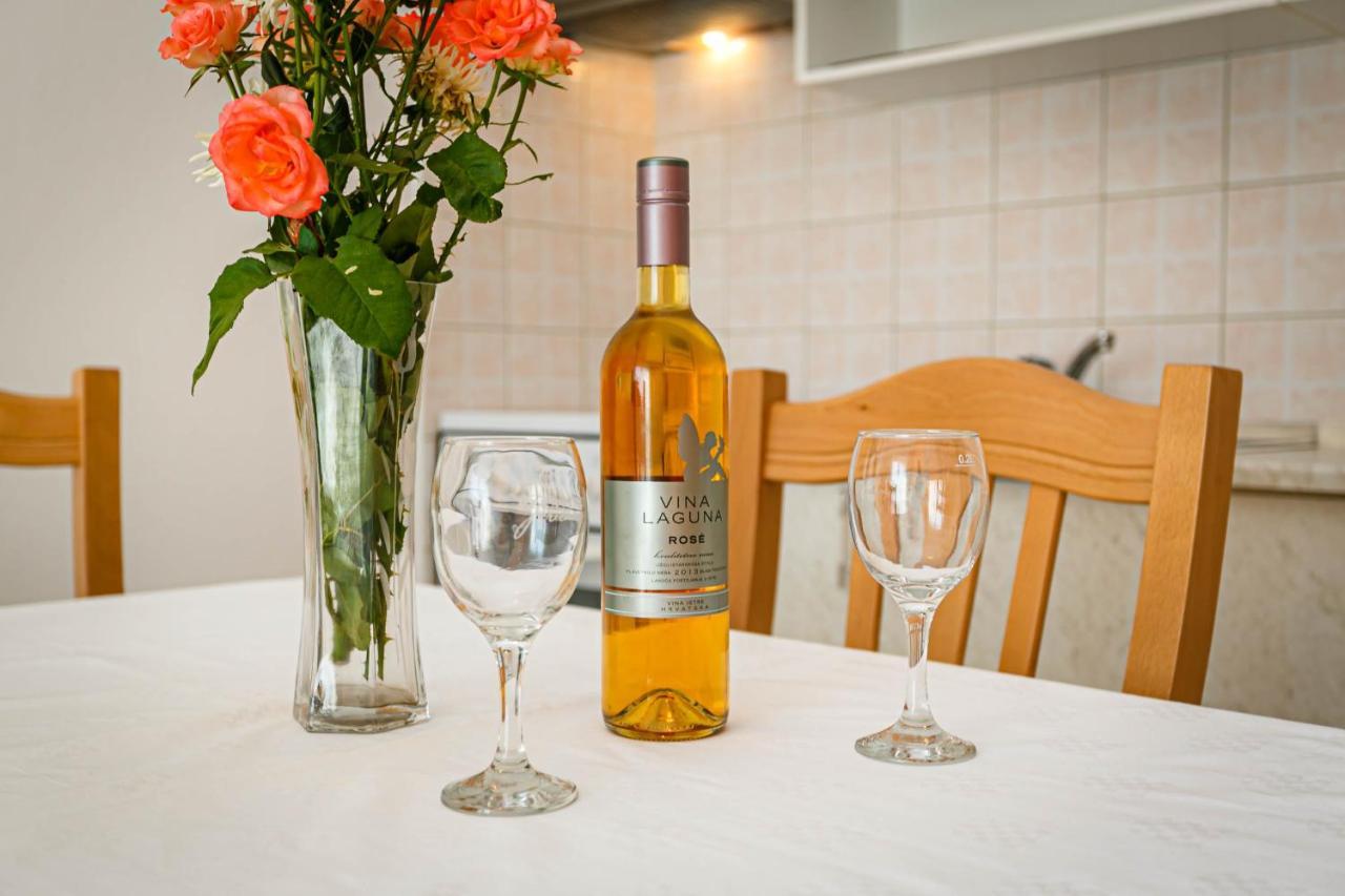 Apartmani Luka Kornić Esterno foto