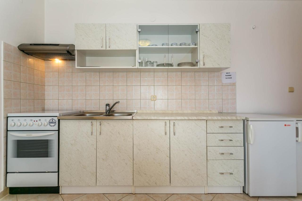 Apartmani Luka Kornić Esterno foto